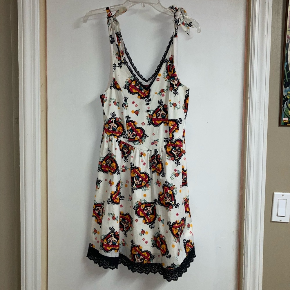 White Skull Dress size med